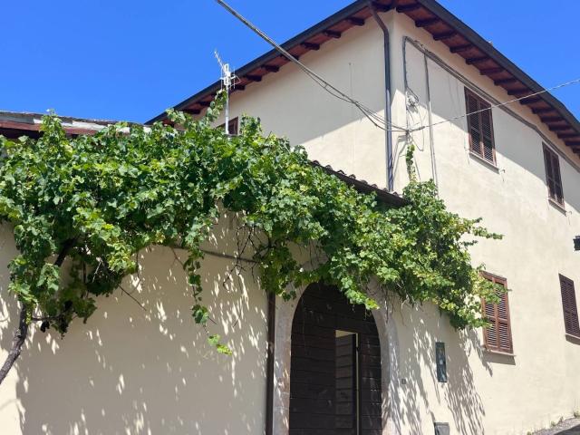 Villetta bifamiliare in vendita di 218 m² in Via Venarici