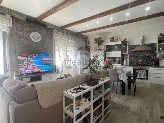 Villetta bifamiliare in vendita di 218 m² in Via Garibaldi, 23