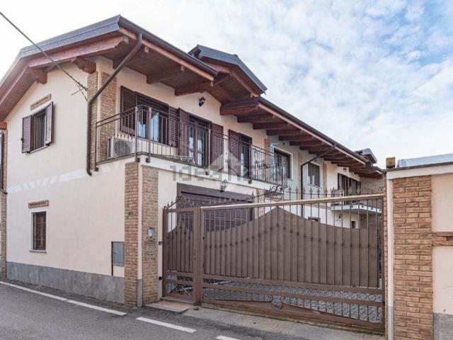 Villetta bifamiliare in vendita di 218 m² in Via San Vito, 40