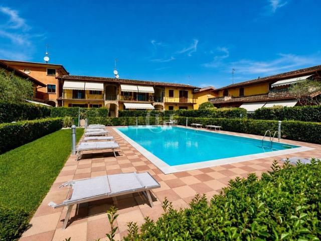 Villetta bifamiliare in vendita di 218 m² in Via Stadion, 10