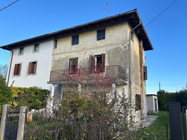Villetta bifamiliare in vendita di 218 m²