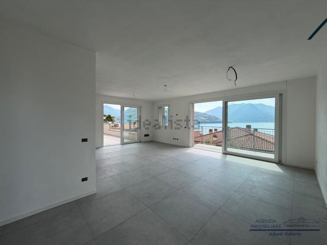 Villetta bifamiliare in vendita di 219 m² in Via Battista Cristini, 17