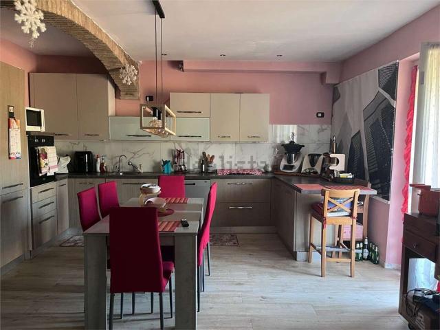 Villetta bifamiliare in vendita di 219 m² in Viale Federico Guido Celaschi