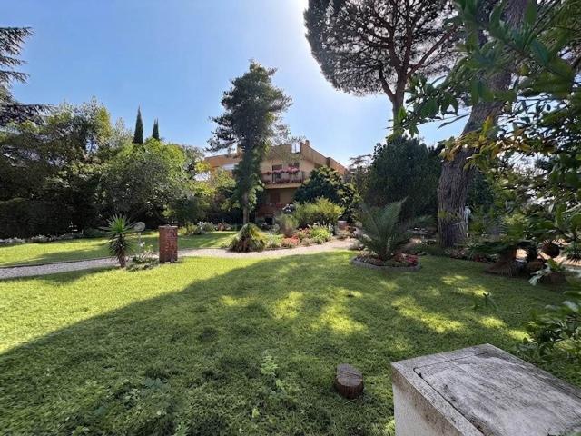 Villetta bifamiliare in vendita di 219 m²