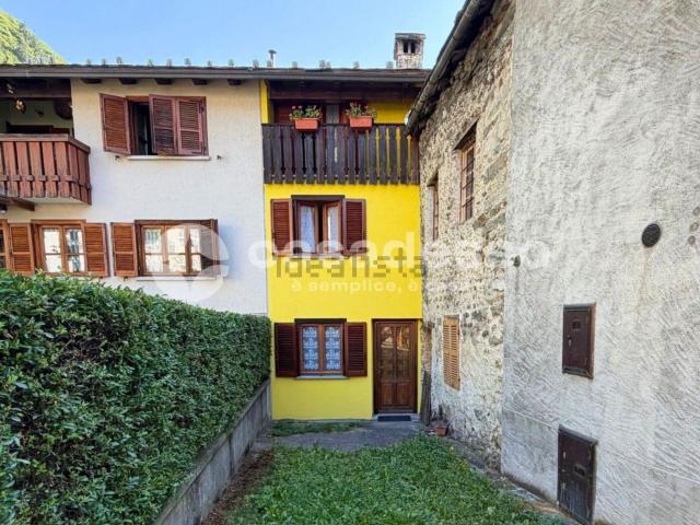 Villetta bifamiliare in vendita di 223 m² in Via Degiuliani, 24