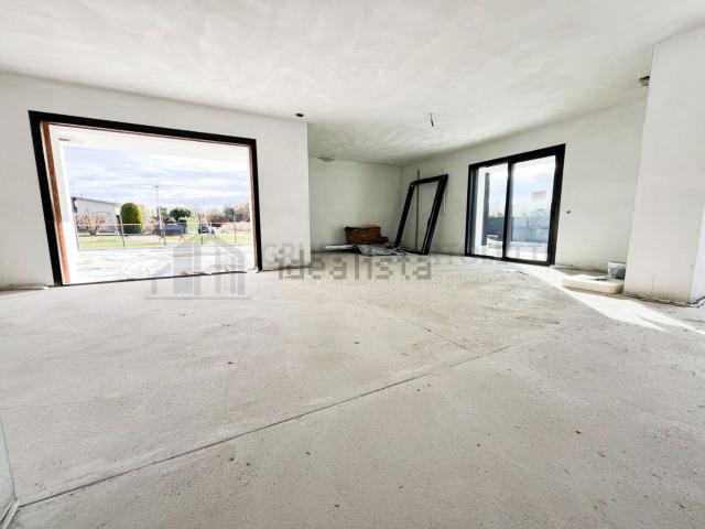 Villetta bifamiliare in vendita di 223 m² in Via J. Ruffini