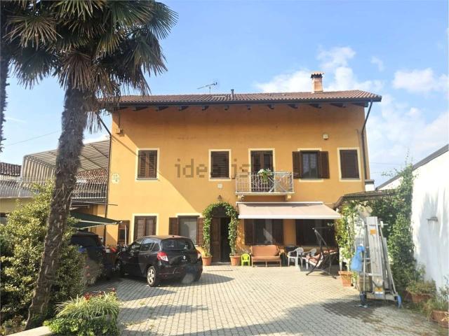 Villetta bifamiliare in vendita di 223 m² in Via Paradiso, 3