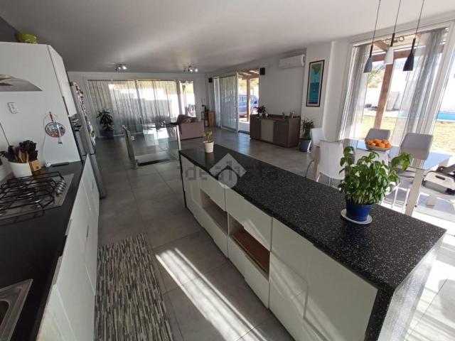 Villetta bifamiliare in vendita di 223 m² in Via Reggio Campi 2º Tronco dir Campolo, 218