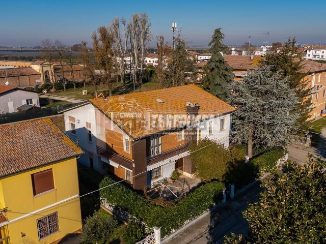 Villetta bifamiliare in vendita di 223 m² in Via Silvio Marchesini, 9