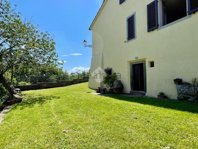 Villetta bifamiliare in vendita di 220 m² in Località Barbiana