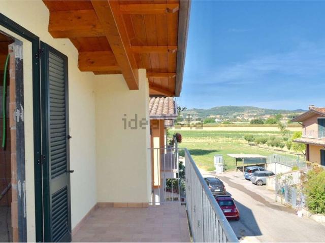 Villetta bifamiliare in vendita di 220 m² in Strada Bagnaia, 64