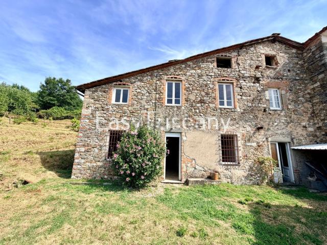 Villetta bifamiliare in vendita di 220 m² in Strada Comunale di Valdottavo, 5