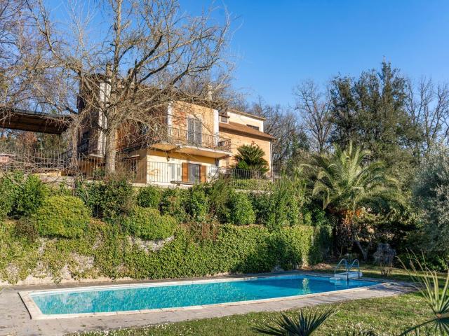 Villetta bifamiliare in vendita di 220 m² in Strada Provinciale 19a