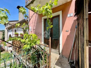 Villetta bifamiliare in vendita di 220 m² in Via Val d&apos Oca