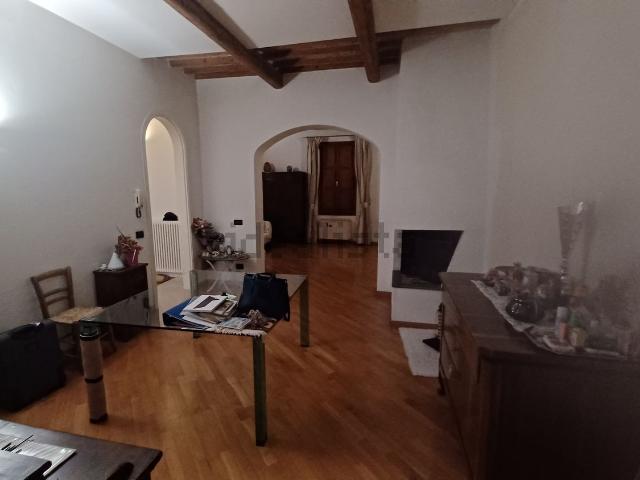 Villetta bifamiliare in vendita di 220 m² in Via Vittorio Veneto