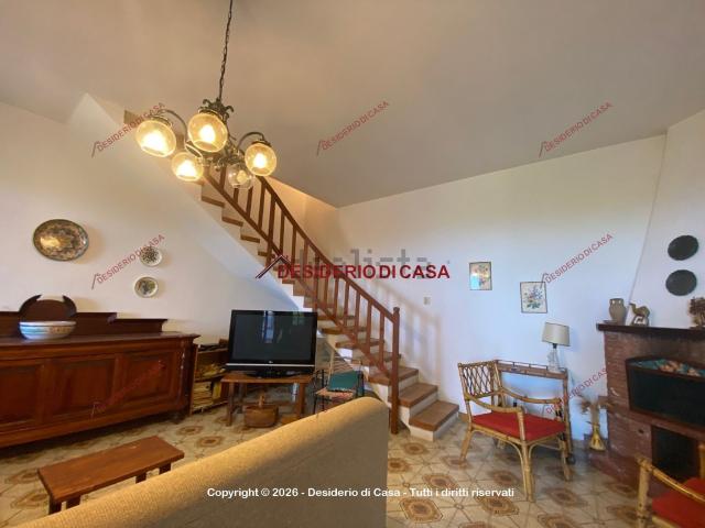 Villetta bifamiliare in vendita di 220 m² in Via Aula, 75