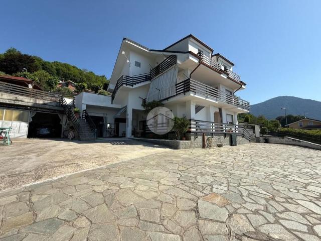 Villetta bifamiliare in vendita di 220 m² in Via Borgionera, 153