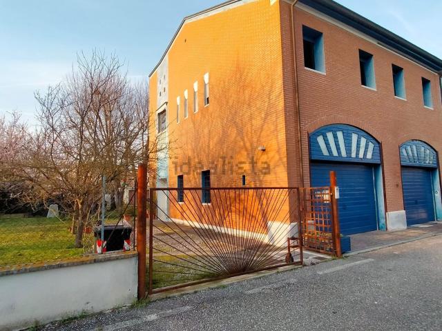 Villetta bifamiliare in vendita di 220 m² in Via Breda