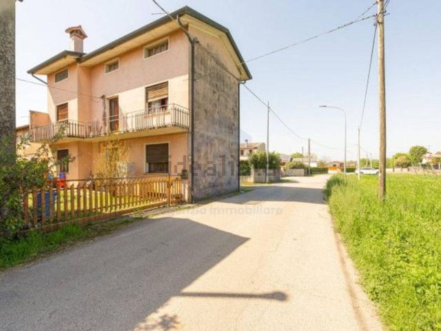 Villetta bifamiliare in vendita di 220 m² in Via Calleselle, 20