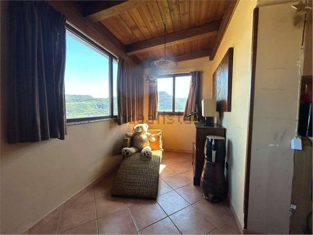 Villetta bifamiliare in vendita di 220 m² in Via Colle Degli Ulivi