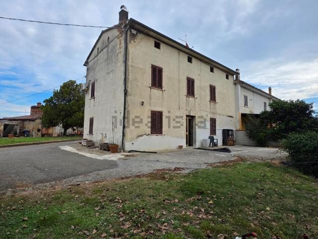 Villetta bifamiliare in vendita di 220 m² in Via di Bientina, 175