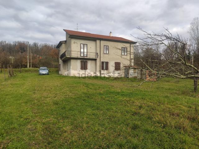 Villetta bifamiliare in vendita di 220 m² in Via Enrico Fermi