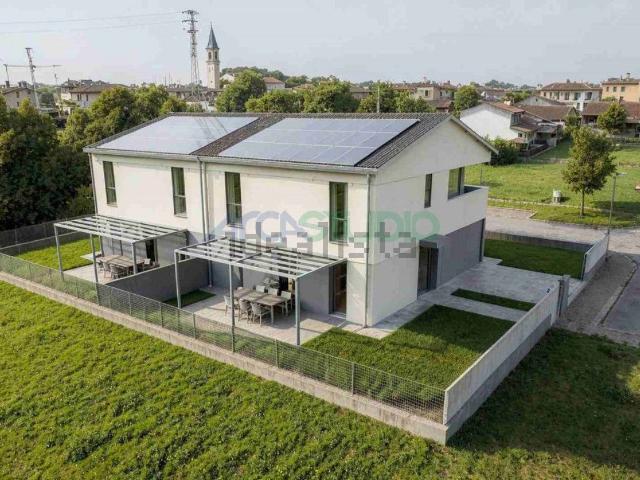 Villetta bifamiliare in vendita di 220 m² in Via Fornace