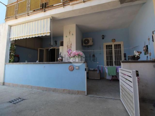 Villetta bifamiliare in vendita di 220 m² in Via G. Pastore, 12