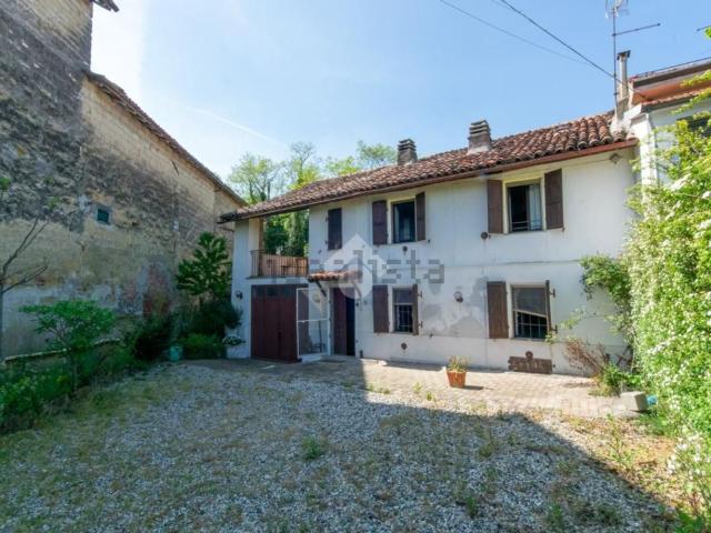 Villetta bifamiliare in vendita di 220 m² in Via Giovanni Lanza, 27