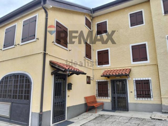 Villetta bifamiliare in vendita di 220 m² in Via Marchi, 10