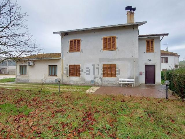 Villetta bifamiliare in vendita di 220 m² in Via Nevola, 75