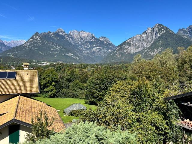 Villetta bifamiliare in vendita di 220 m² in Via Orzes, 128