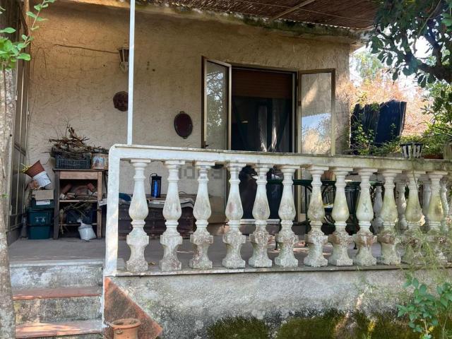 Villetta bifamiliare in vendita di 220 m² in Via Piano delle Pere