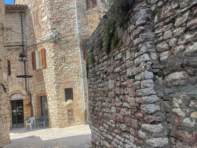 Villetta bifamiliare in vendita di 220 m² in Via Porta Perlici