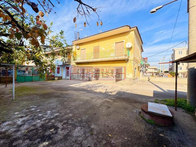 Villetta bifamiliare in vendita di 220 m² in Via Roma
