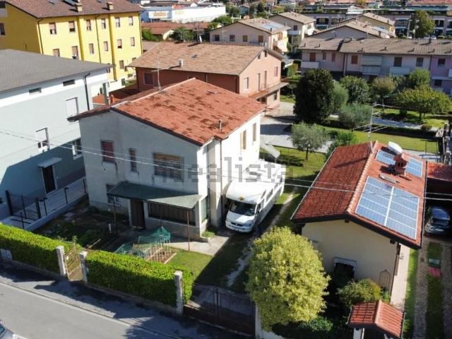 Villetta bifamiliare in vendita di 220 m² in Via Santa Croce, 85