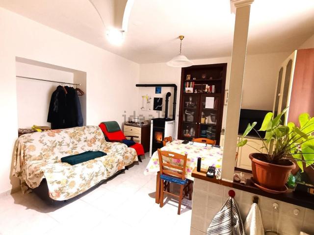 Villetta bifamiliare in vendita di 220 m² in Via Salaria per l&apos Aquila, 127