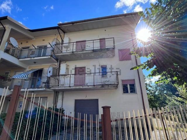 Villetta bifamiliare in vendita di 220 m² in Viale Europa