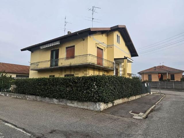 Villetta bifamiliare in vendita di 220 m² in Viale Italia, 37