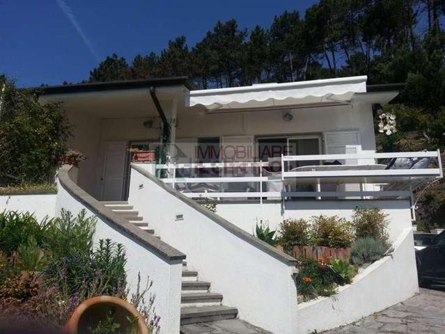 Villetta bifamiliare in vendita di 220 m²