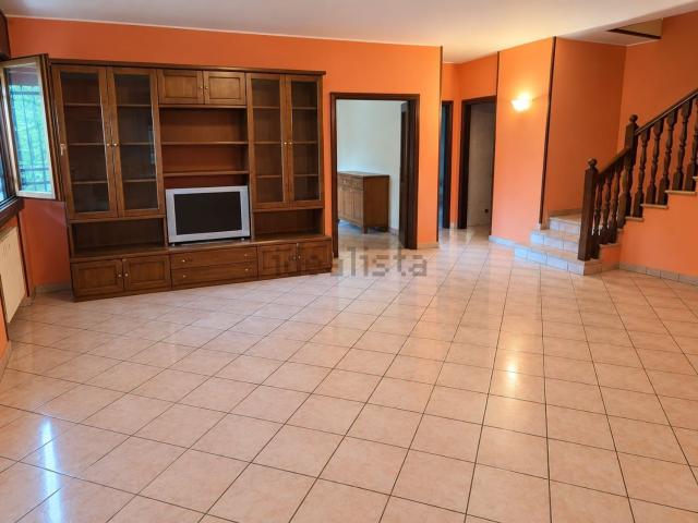 Villetta bifamiliare in vendita di 220 m²