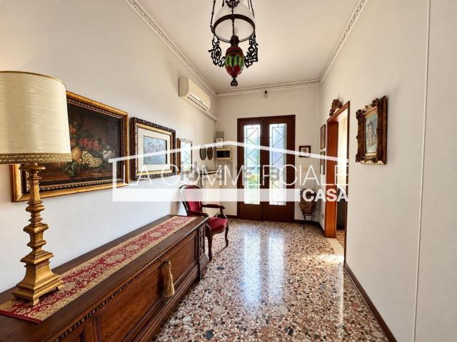 Villetta bifamiliare in vendita di 220 m²