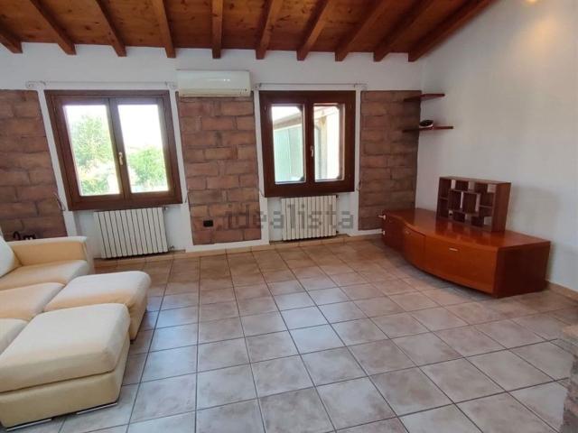 Villetta bifamiliare in vendita di 220 m²