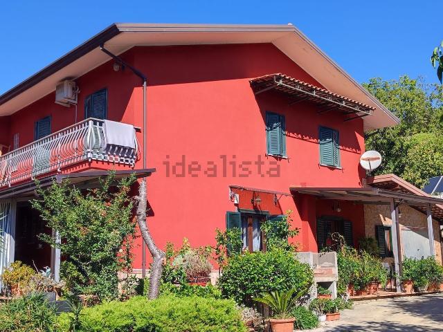 Villetta bifamiliare in vendita di 220 m²