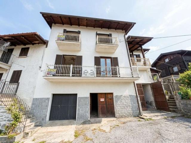 Villetta bifamiliare in vendita di 220 m²