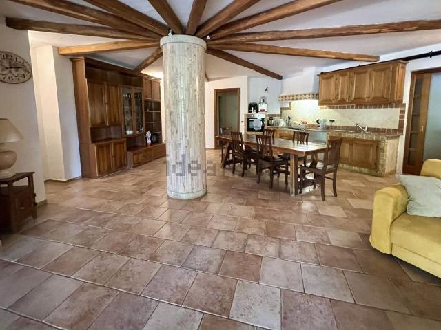 Villetta bifamiliare in vendita di 220 m²