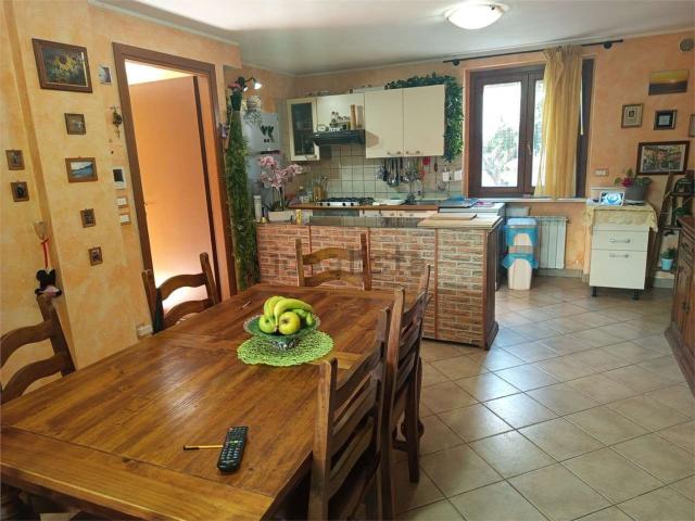 Villetta bifamiliare in vendita di 220 m²