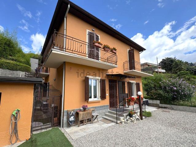 Villetta bifamiliare in vendita di 221 m² in Via Malpensata