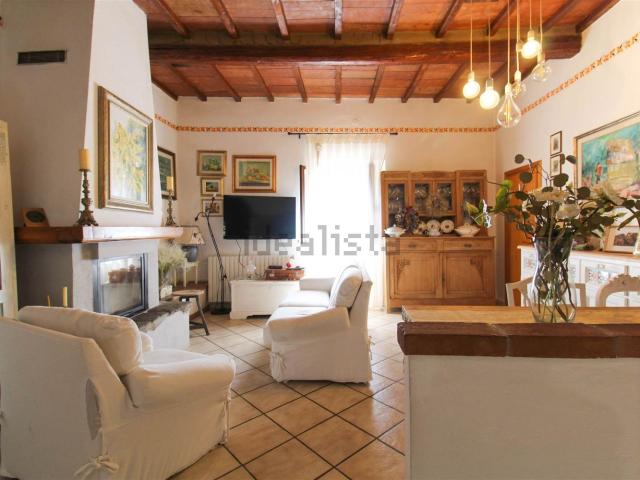 Villetta bifamiliare in vendita di 221 m²
