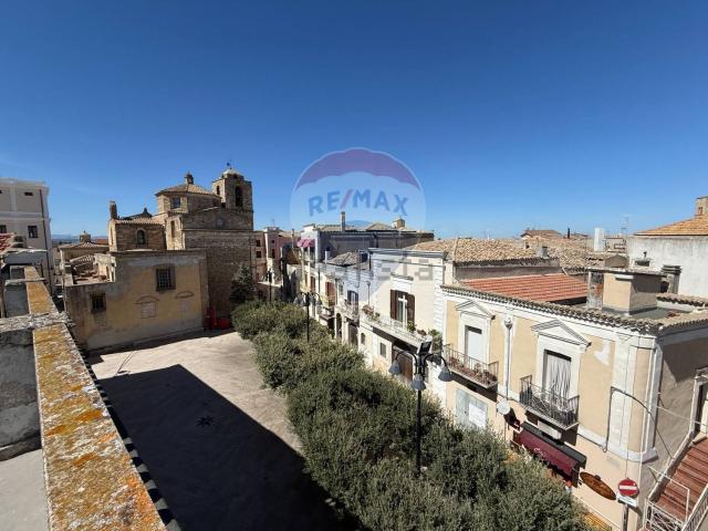 Villetta bifamiliare in vendita di 222 m² in Piazza Popolo, 12